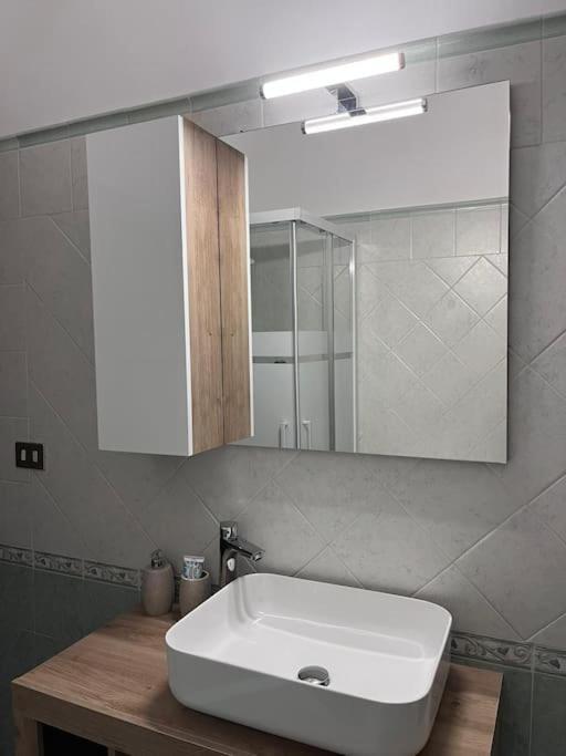 Fco Airport Titina'S House Apartment Fiumicino Luaran gambar